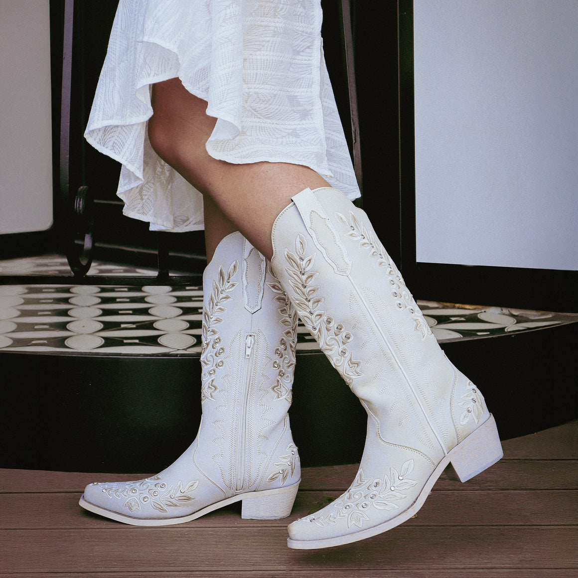 RED BOOTS – Redtop